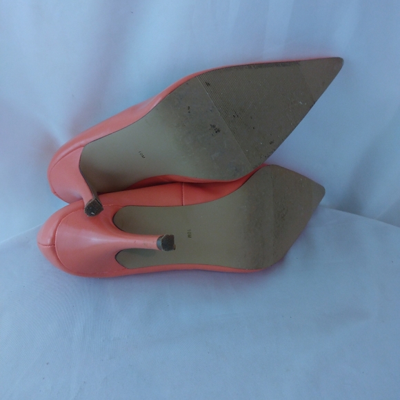 Diba East Coral Pointed Toe Pump - Picture 8 of 10